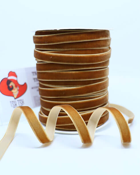 ริบบิ้นผ้ากำมะหยี่ ขนาด 10 มิล สีน้ำตาลอ่อน ยาว 50 หลา