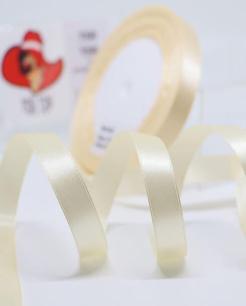 Item : Double Face Satin Ribbon Length : 25 Yards (23 Meters long) Width : 1 Inch (25 mm.) Material : Polyester Color : White   Note:   - Photos and colors are taken from actual products.  - There might be a little color difference due to the monitor, camera or other factors, please check with seller for your concern.   Satin ribbon, Bow, Bouquet, Wedding, Basket, Gift wrap, fashion, tie, DIY, decor, handmade